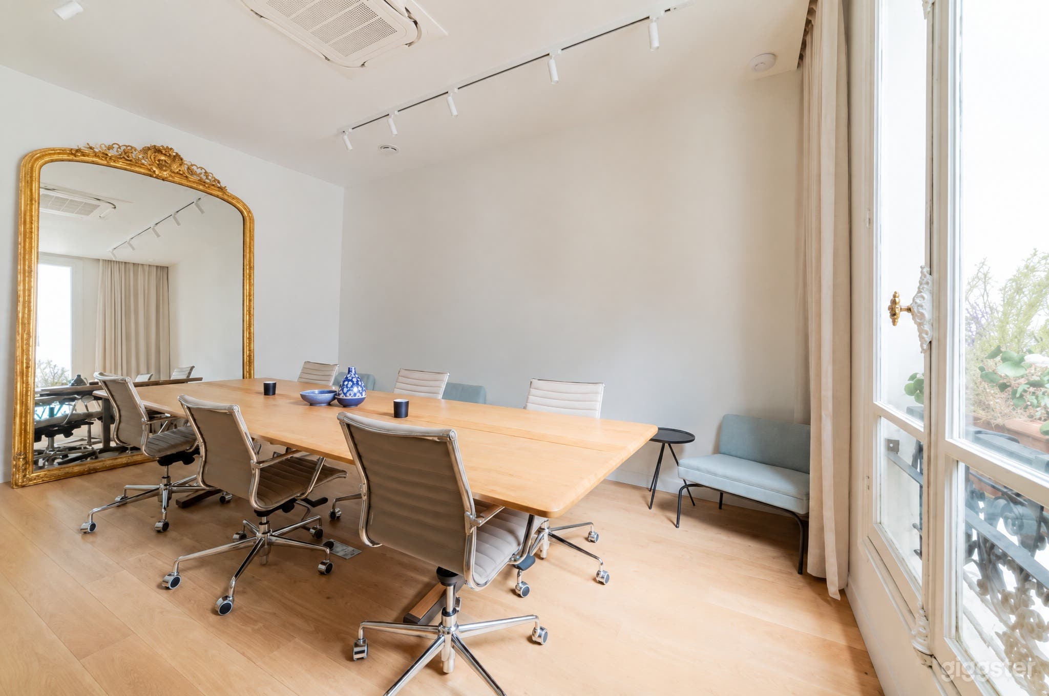 Photo de Le Bureau | Salle de réunion pour 8 1