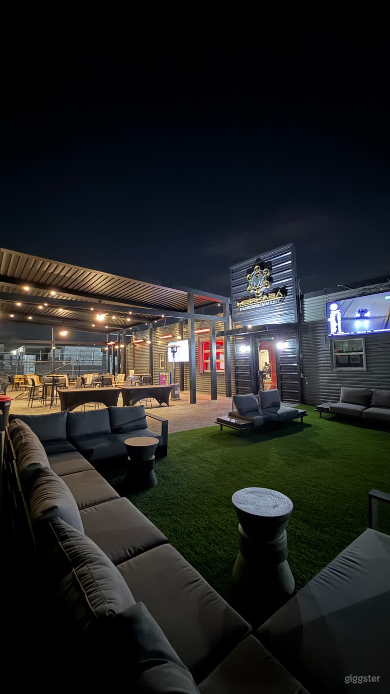  Upscale Indoor/Outdoor Event Venue 