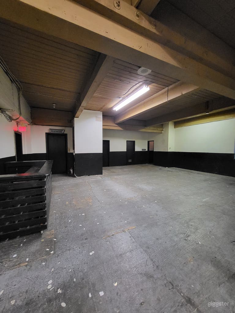  Versatile downtown studio  