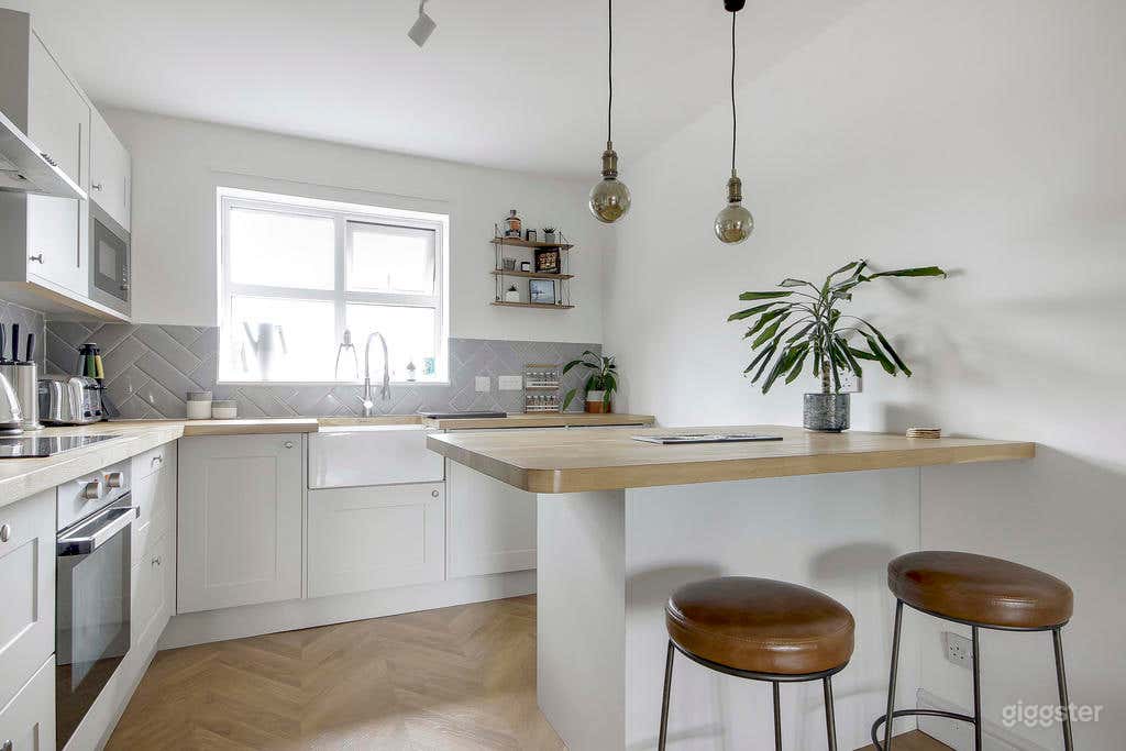 Modern Apartment - Top Floor with lots of light Photo 4