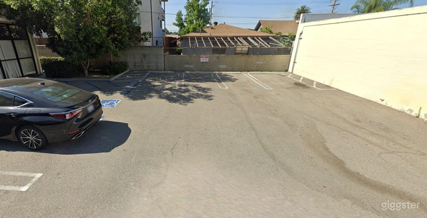 Open Office Parking Space for Productions Photo 4