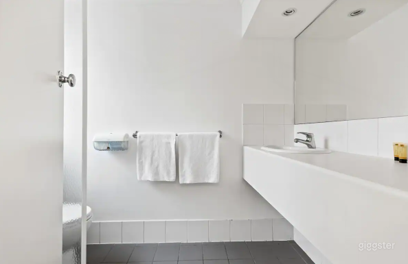 Taft Studio Apartment Photo 4