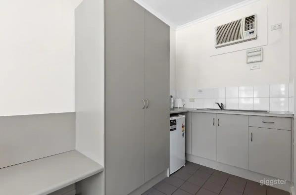 Taft Studio Apartment Photo 3