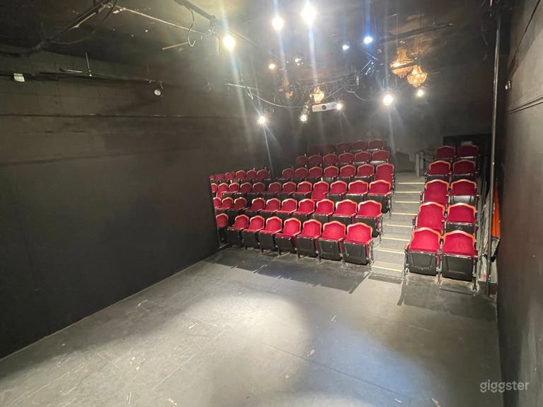  seating and lighting rig 