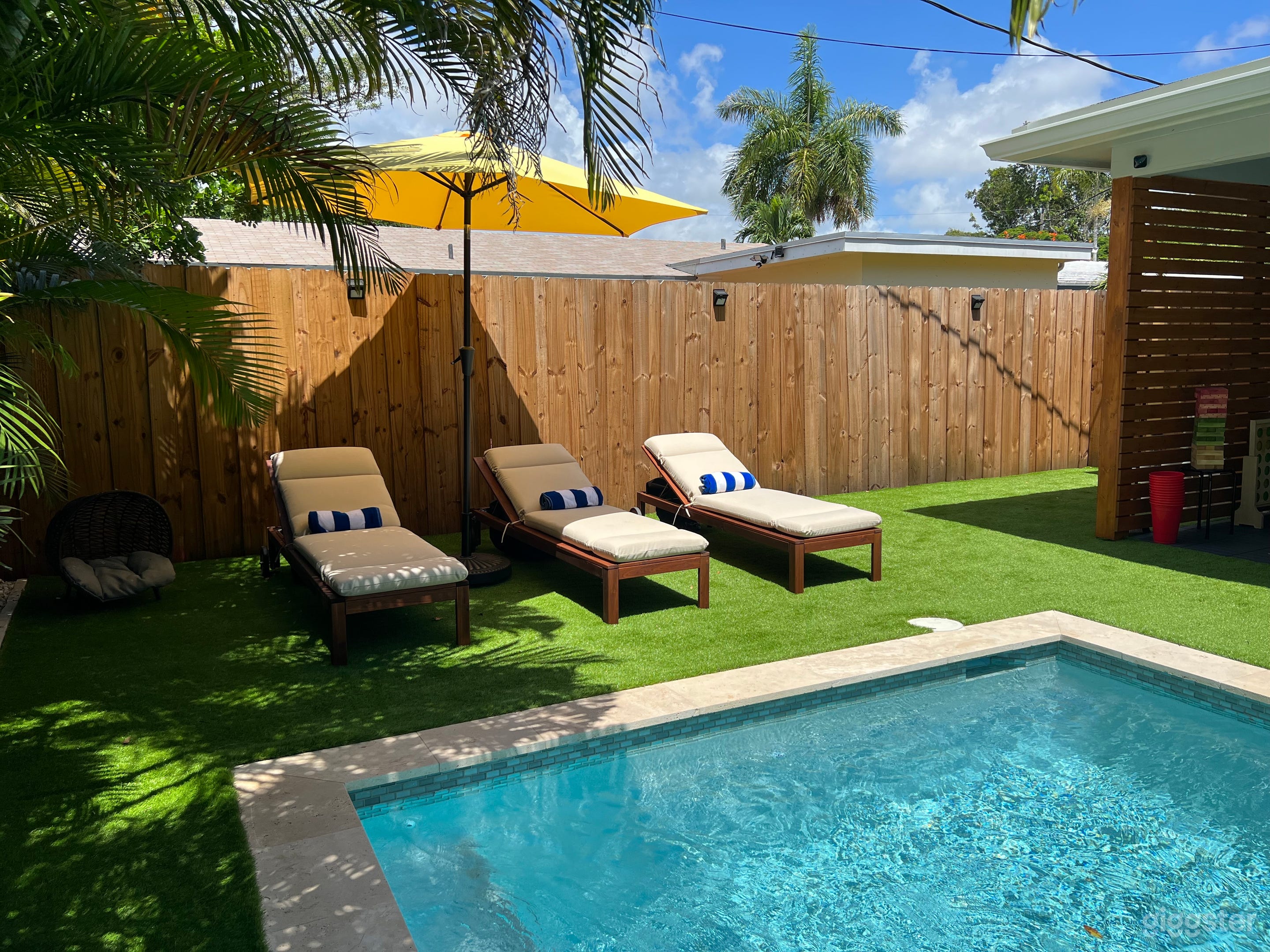 Escape to Paradise in the Heart of the City: Downtown Boho-Tropical Oasis with Pool Photo 2
