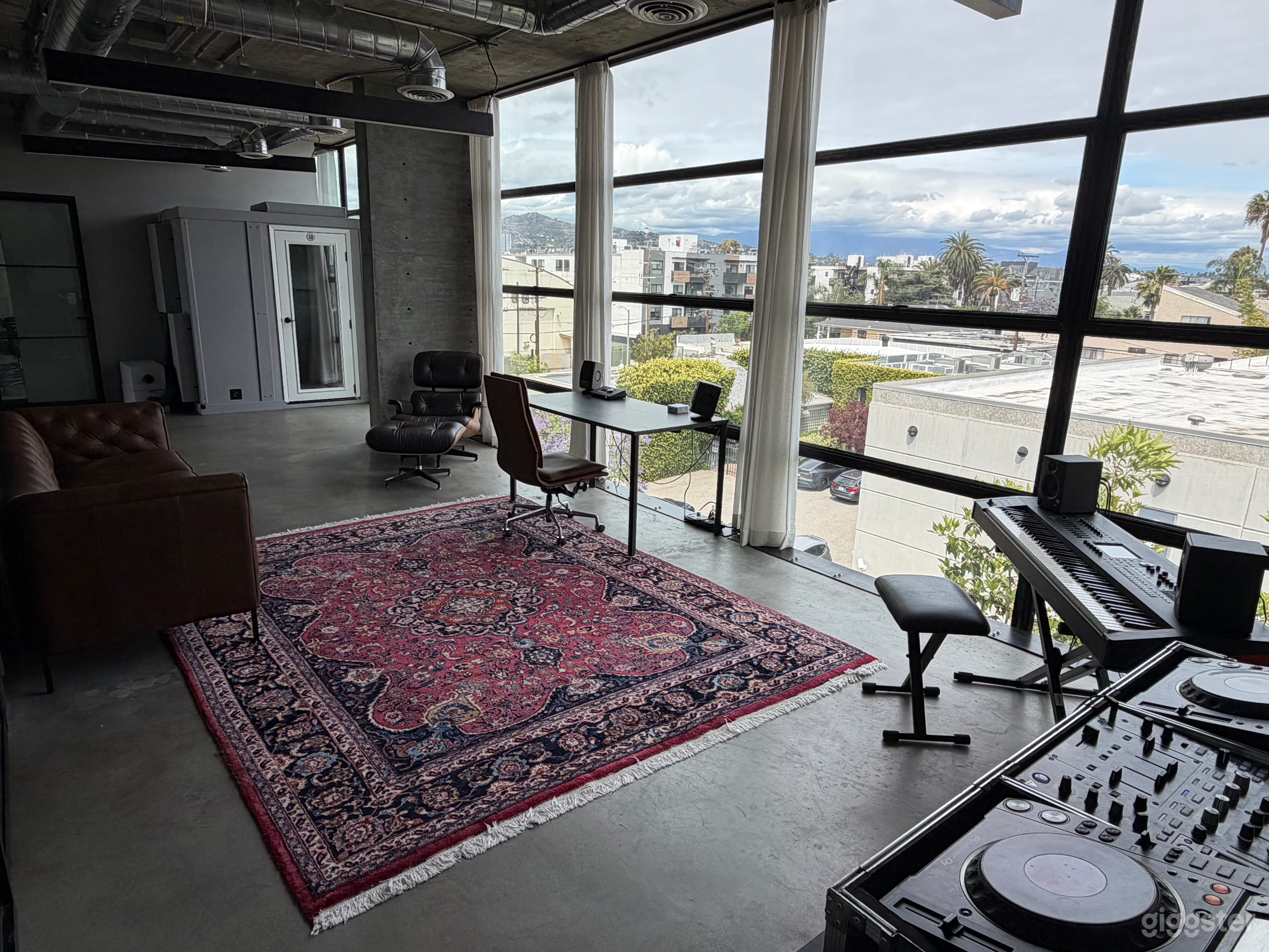 Creative Studio & Rooftop Event Venue Photo 2