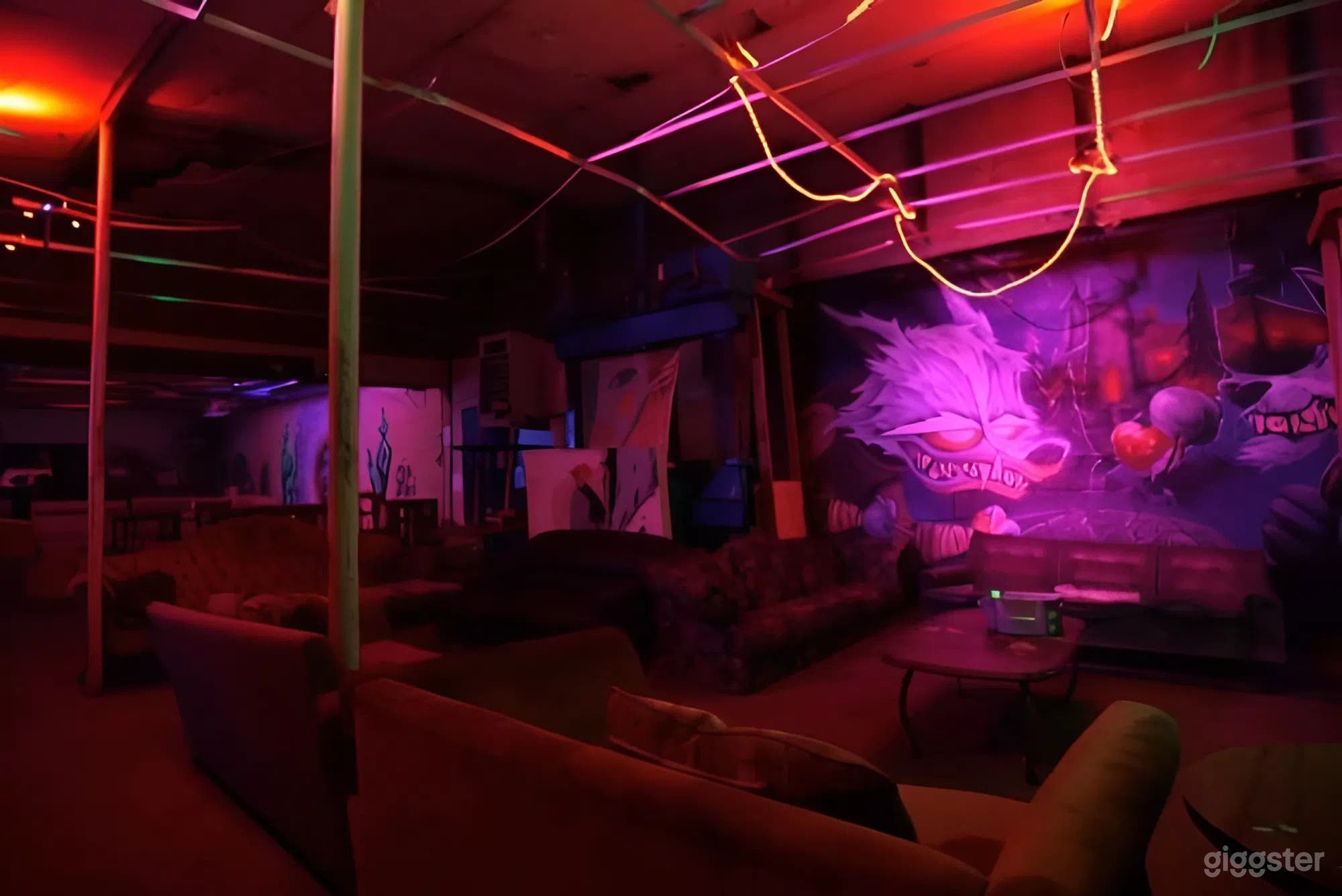 The Garage — Raw, Grunge-Inspired Space Photo 3