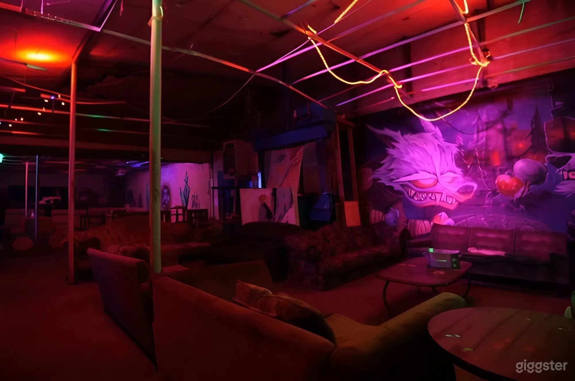 The Garage — Raw, Grunge-Inspired Space Photo 4