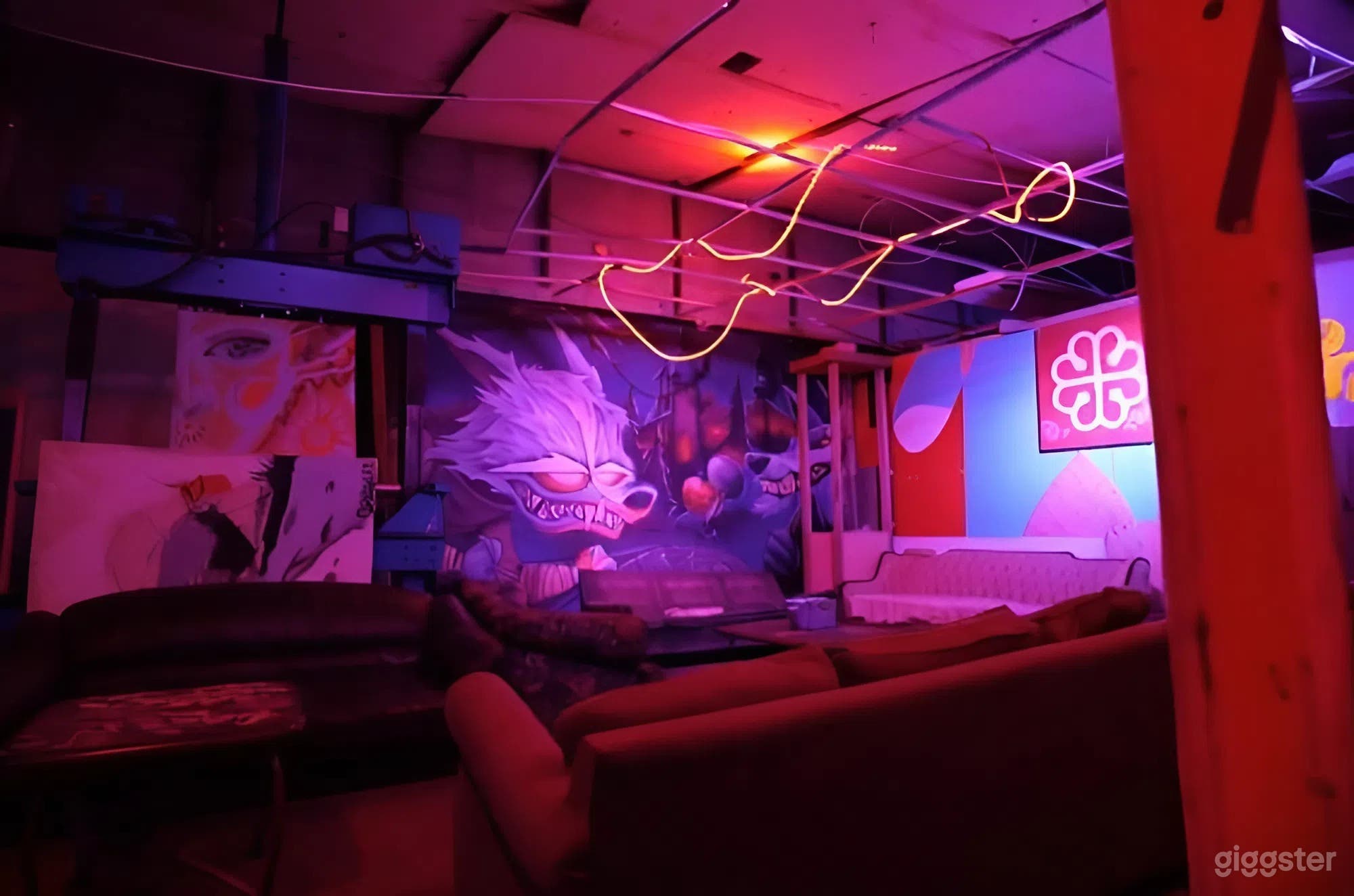 The Garage — Raw, Grunge-Inspired Space Photo 2