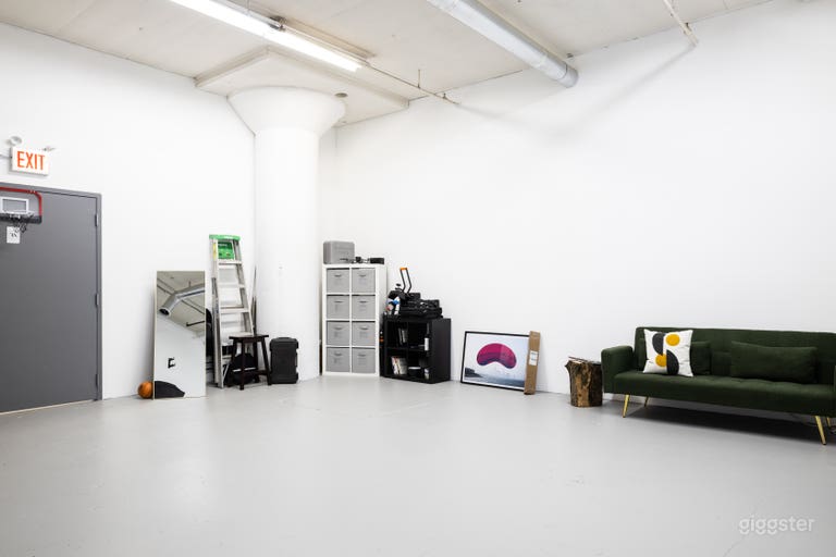  Another angle of studio + Storage area 