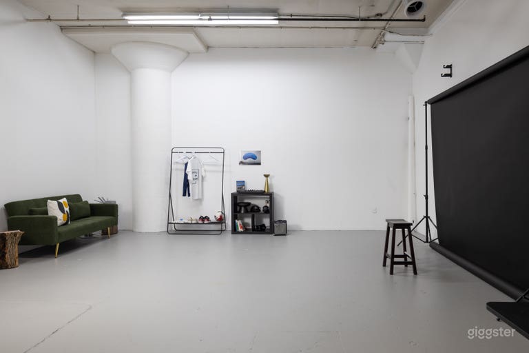  Open space for unhindered creative flexibility to set up and move things around conveniently 