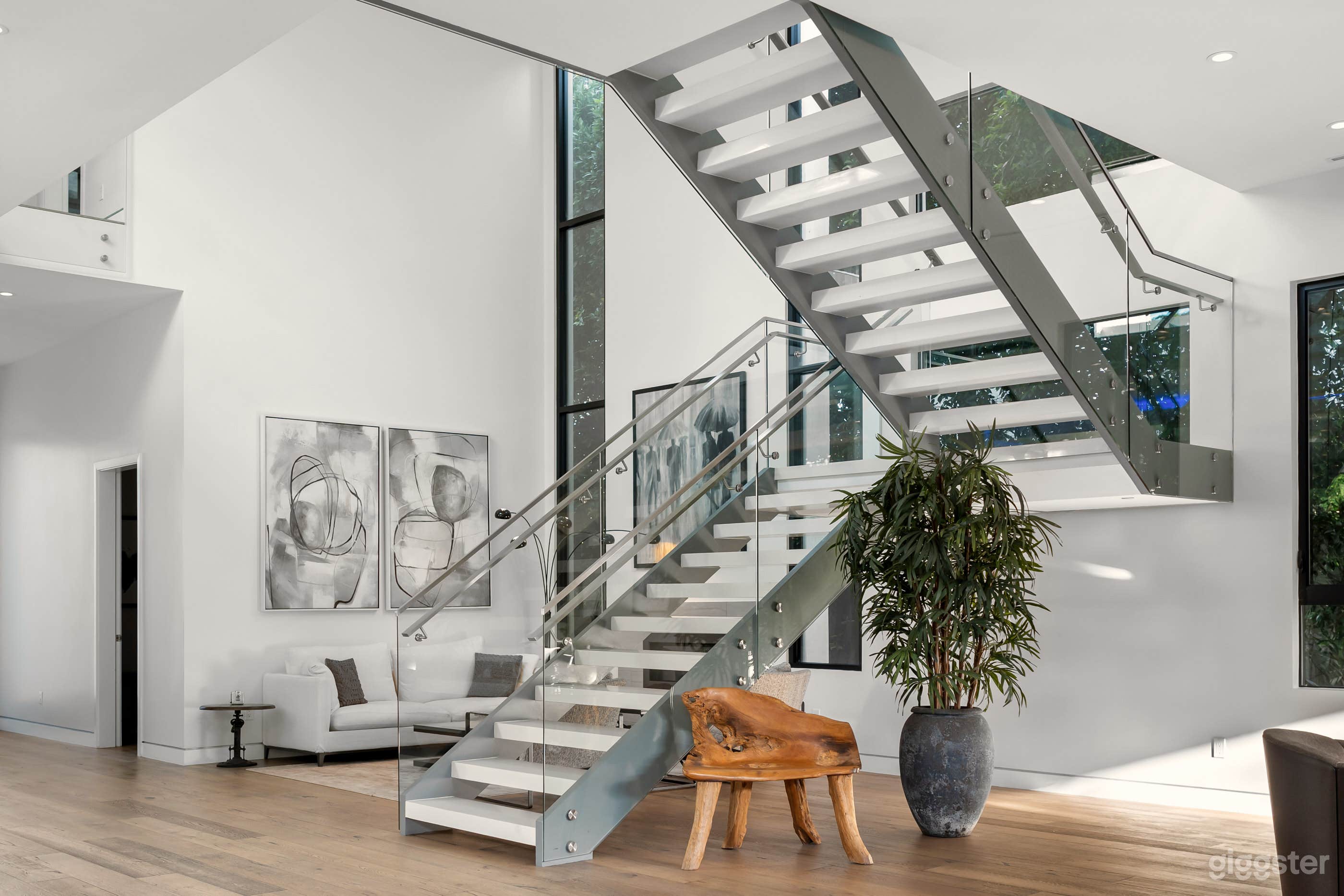 ORLANDO SLEEK MODERN ARCHITECTURAL HOME Photo 3