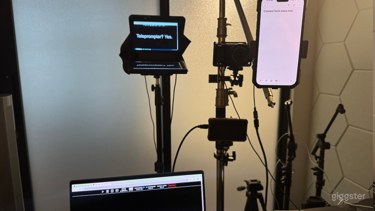 Estudio Profesional Elegante para Podcast y Video en San Antonio 