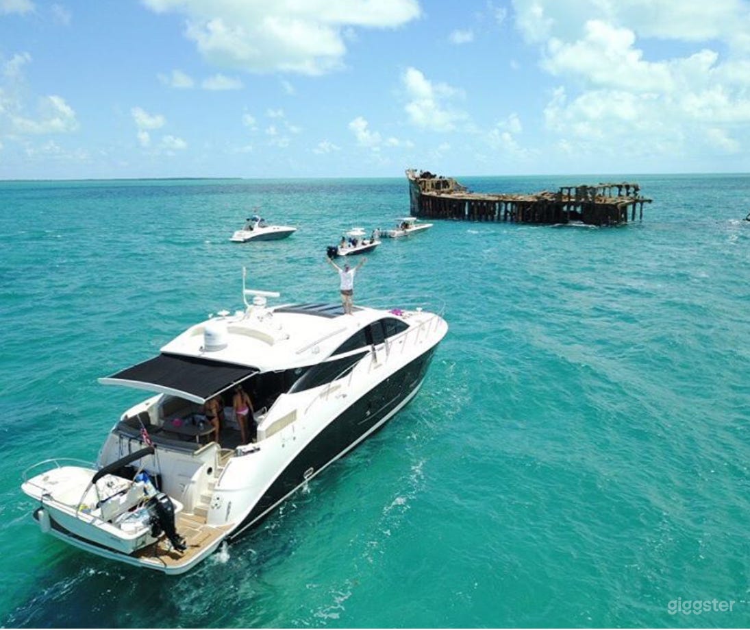 High-Class 65FT SEA RAY L650 Party Yacht Space Events with Jetski Included Photo 4