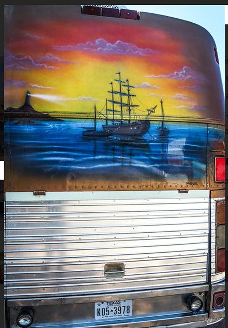  Vintage Tour Bus Extravaganza 