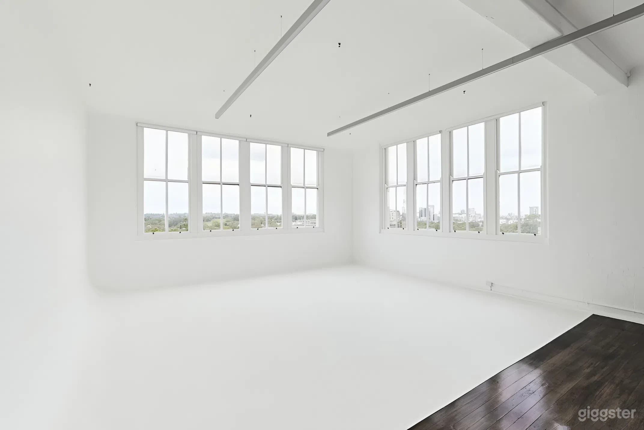 Photography & Film Studio with Cyclorama Photo 3