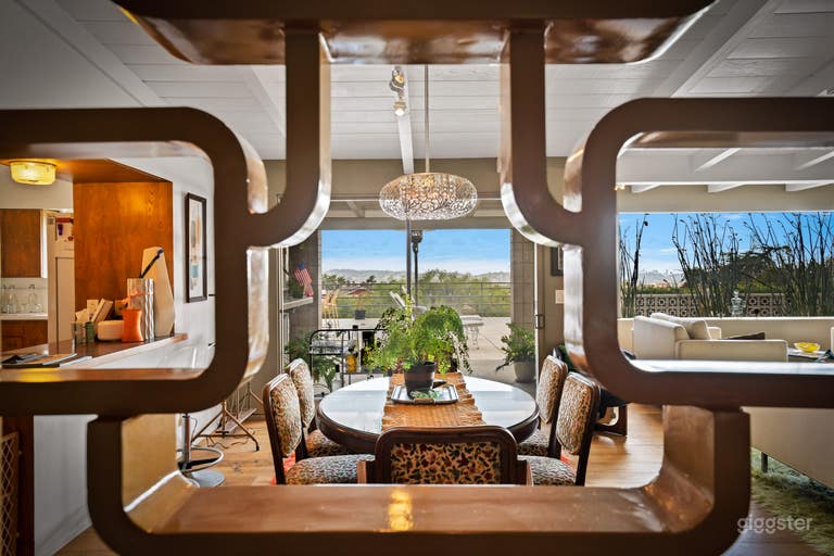  RETRO CHIC GLENDALE  VIEW HOUSE  