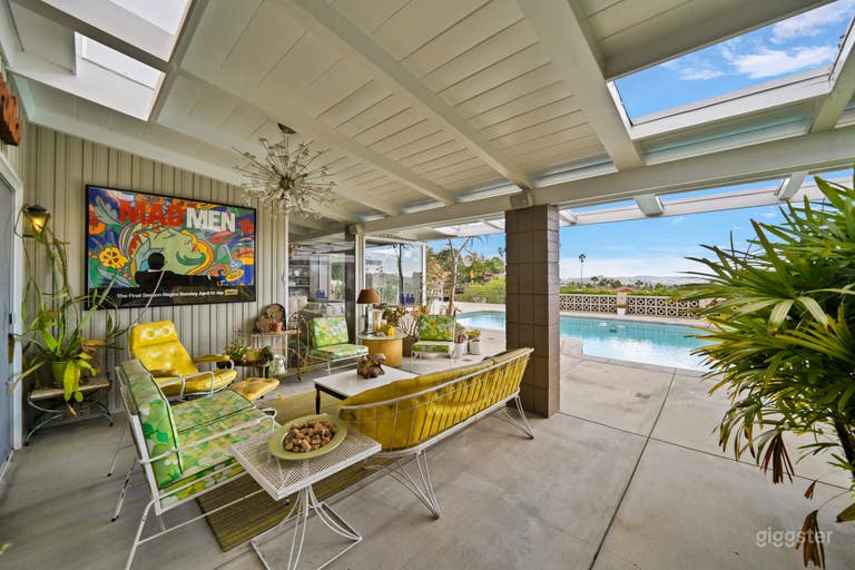  RETRO CHIC GLENDALE  VIEW HOUSE  