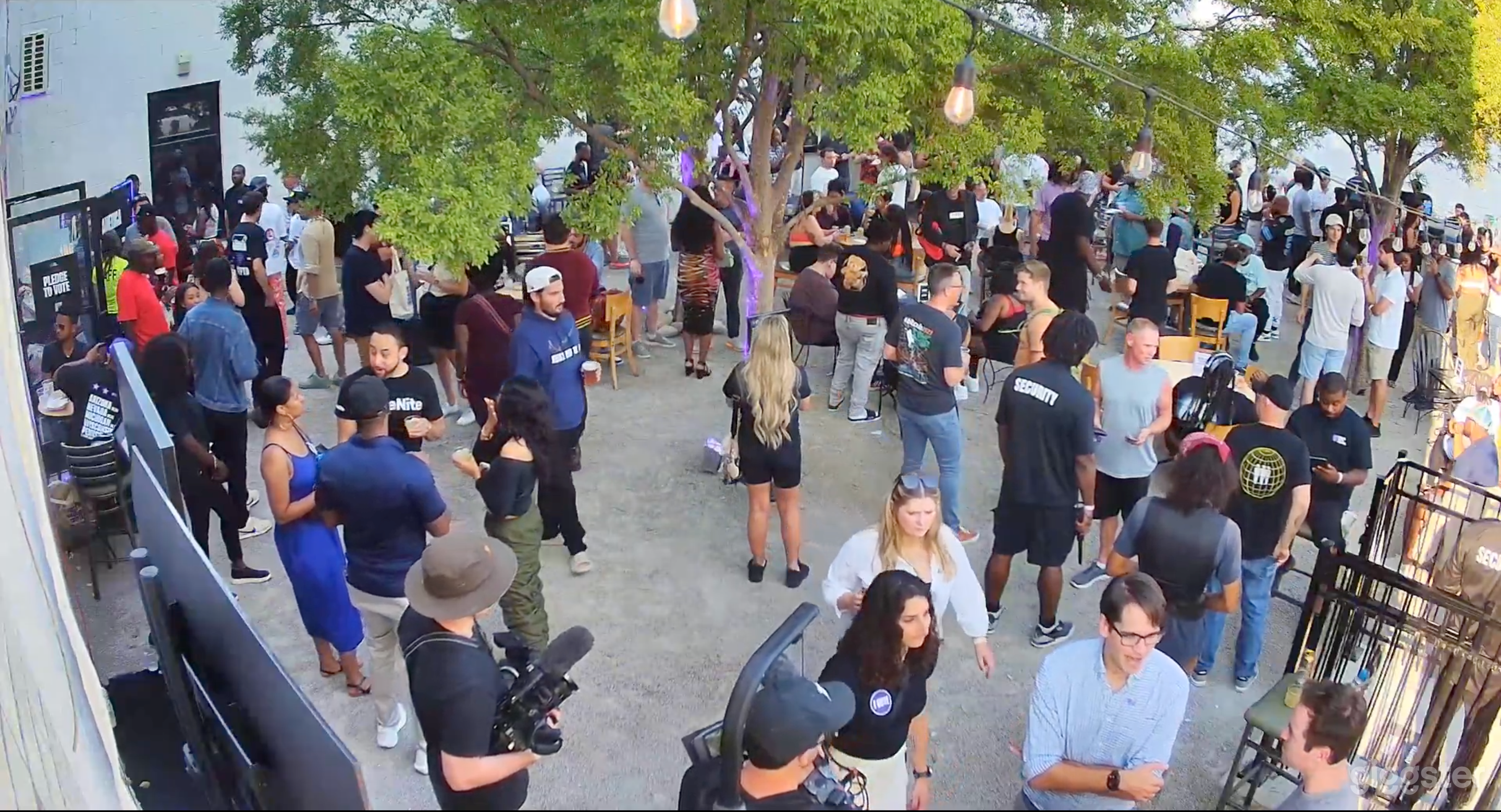 Open and Spacious Courtyard Photo 3