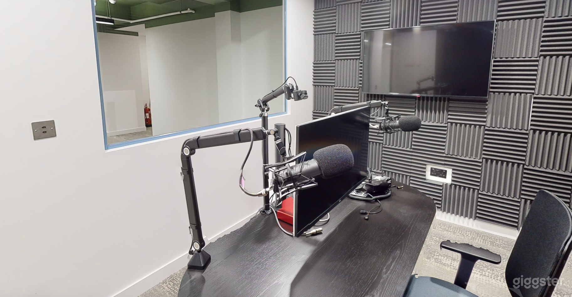 The Station Podcast Good For 2 Persons Photo 3