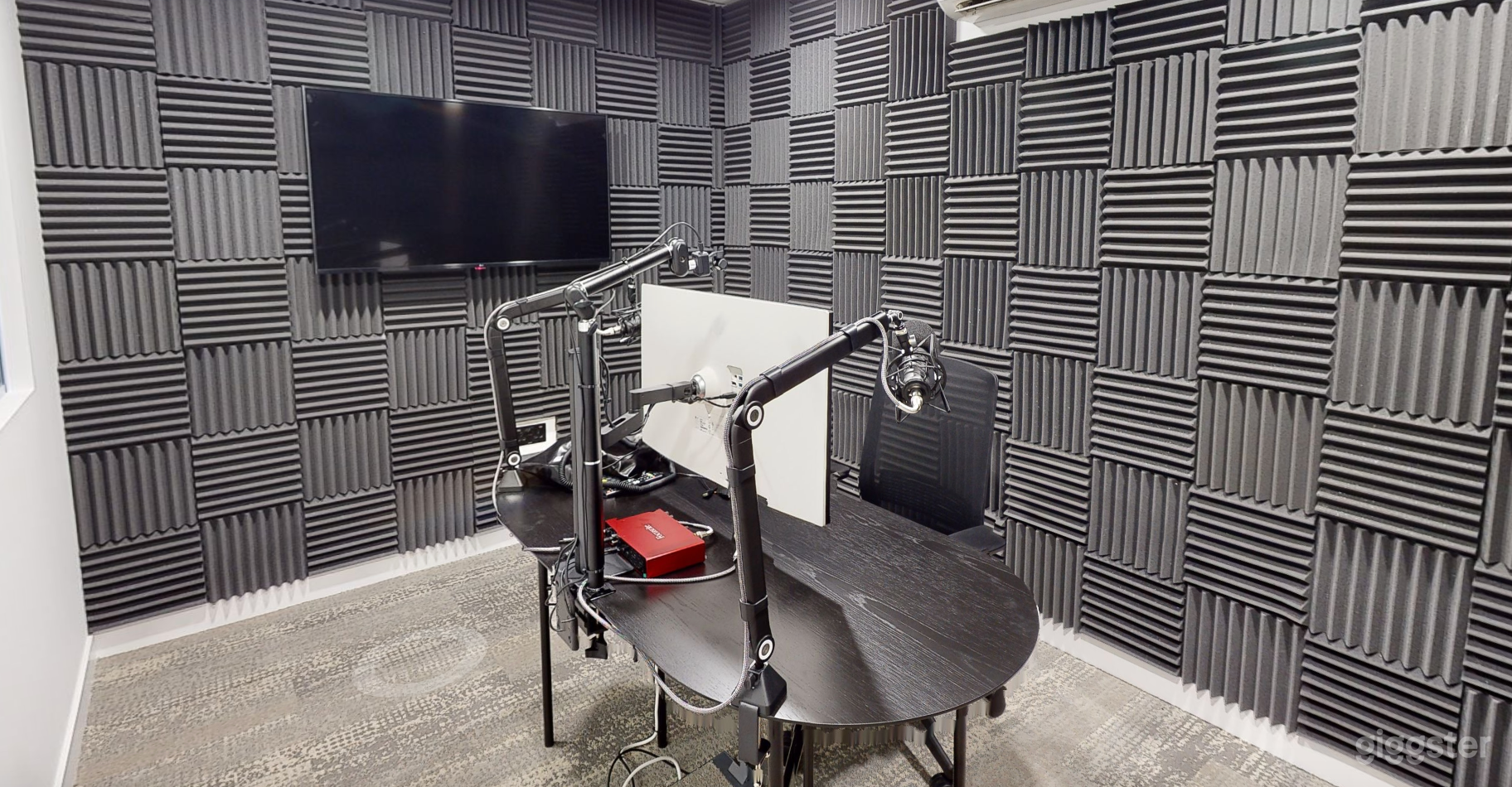 The Station Podcast Good For 2 Persons Photo 1