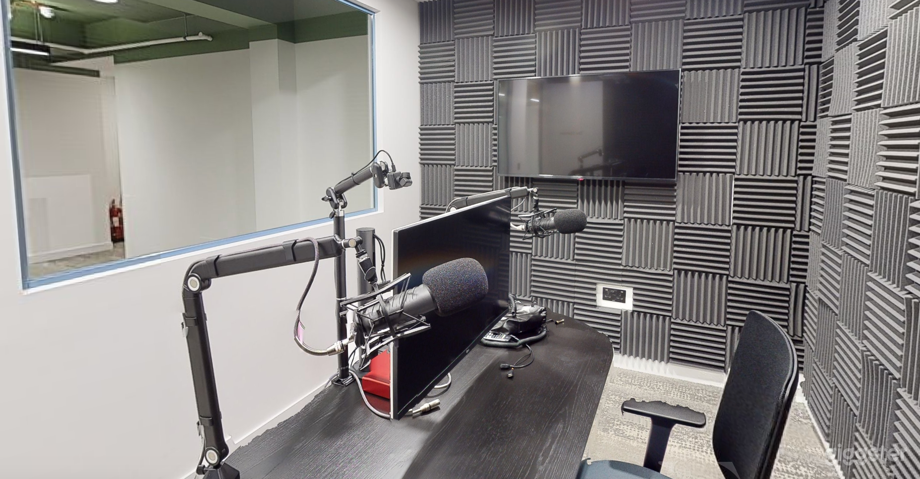 The Station Podcast Good For 2 Persons Photo 2