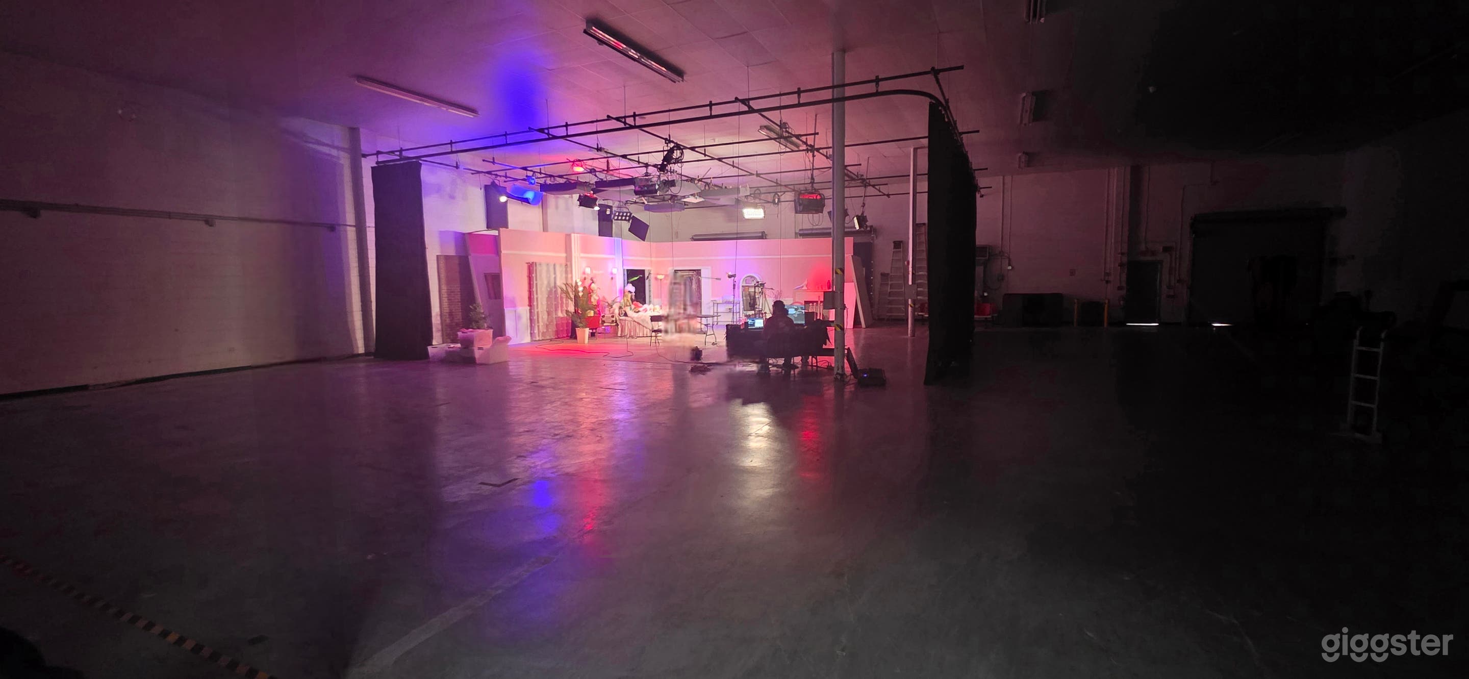 Versatile High-capacity Studio G Photo 2