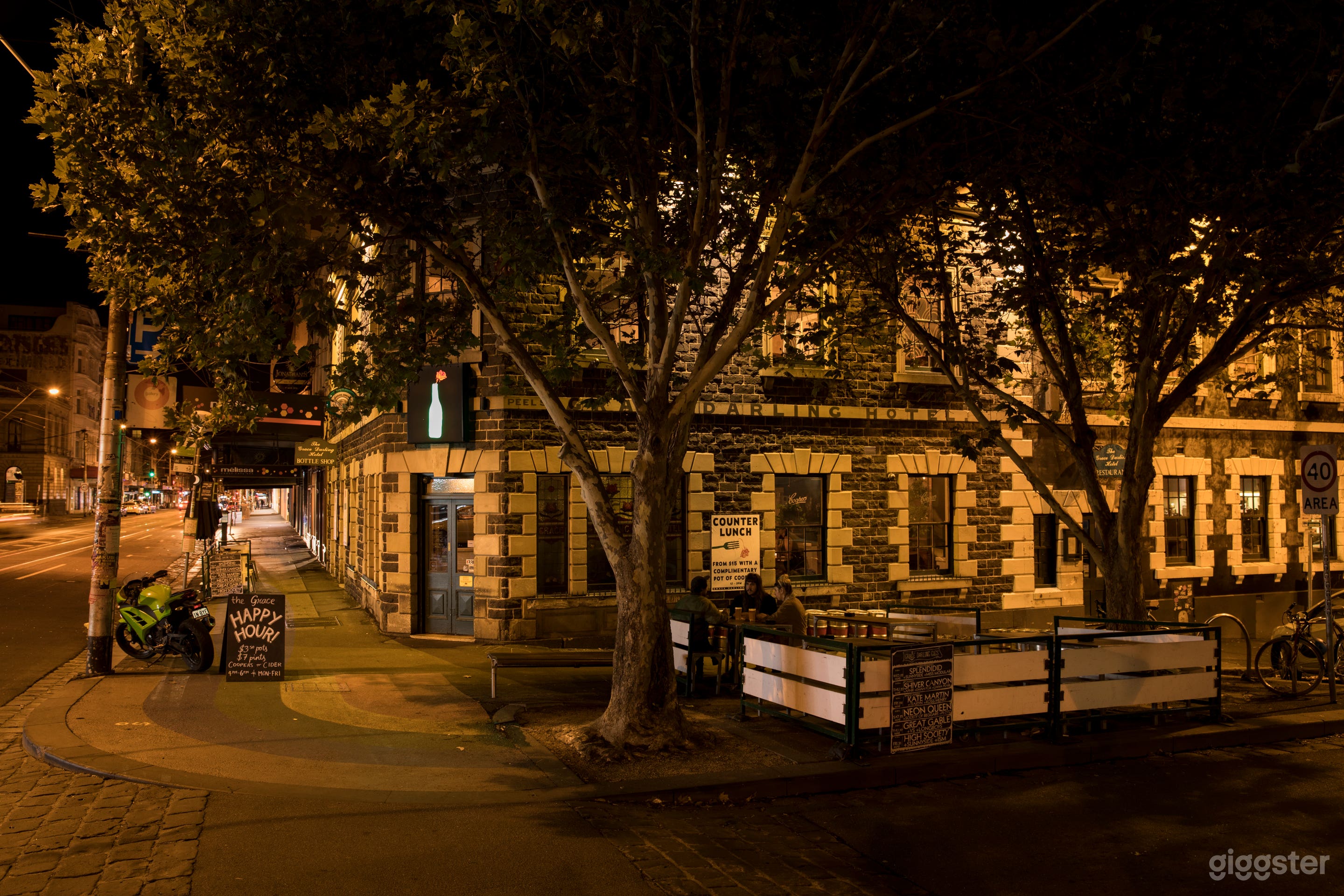 One of Collingwood's Best Hotels Photo 1