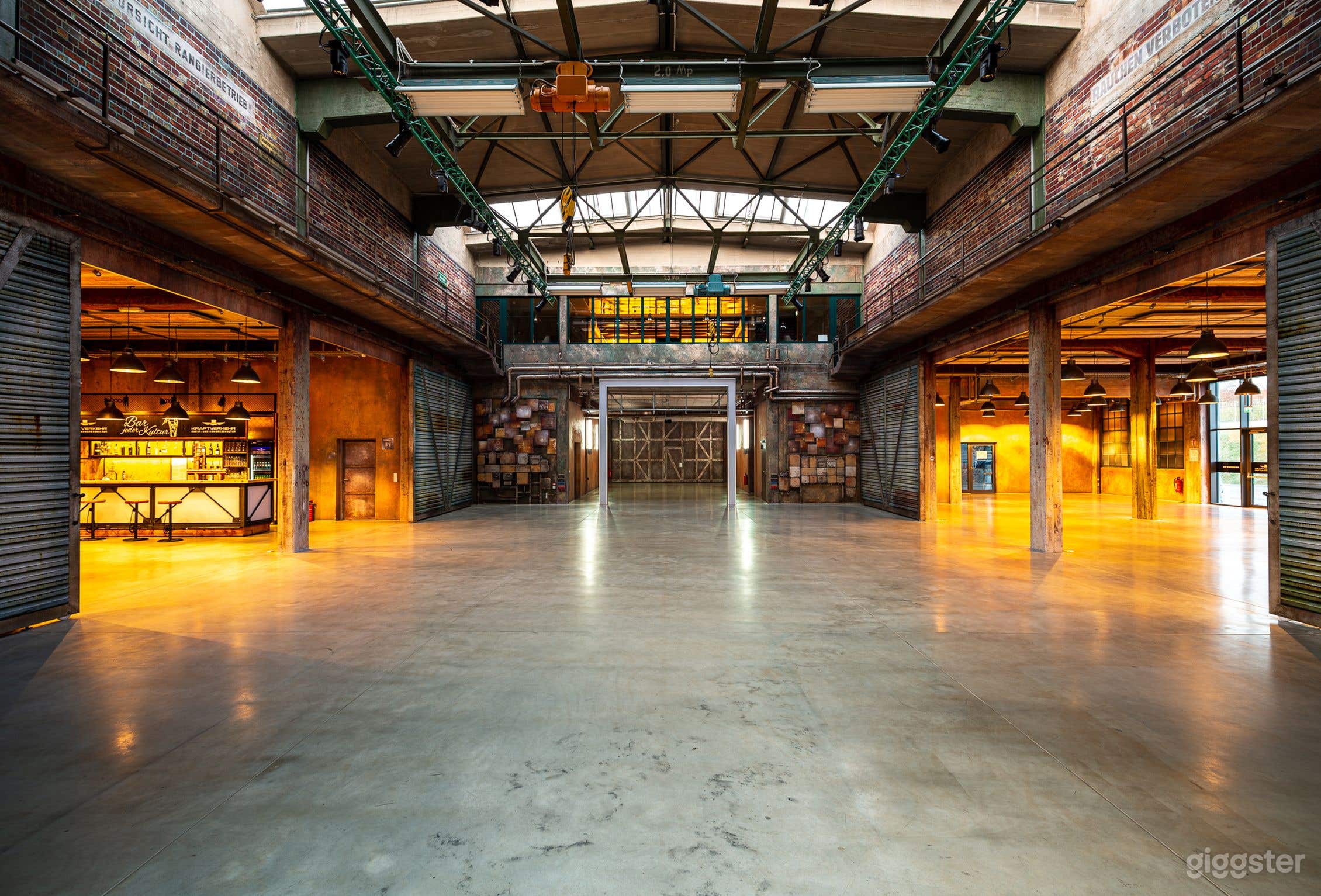 Einzigartige Transporthalle für Kongresse und Events Foto 3