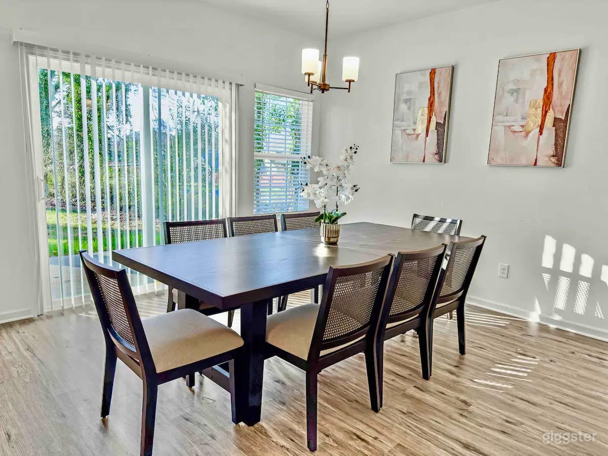 Light-Filled 5BR Home w/ Garage | Film &amp; Photo-Ready! Photo 3