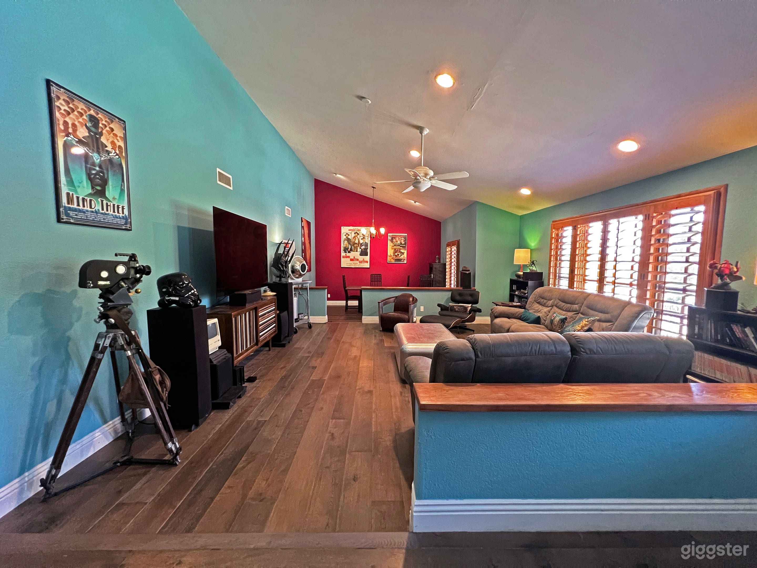 70's Ranch-Style Home with Pool Photo 2