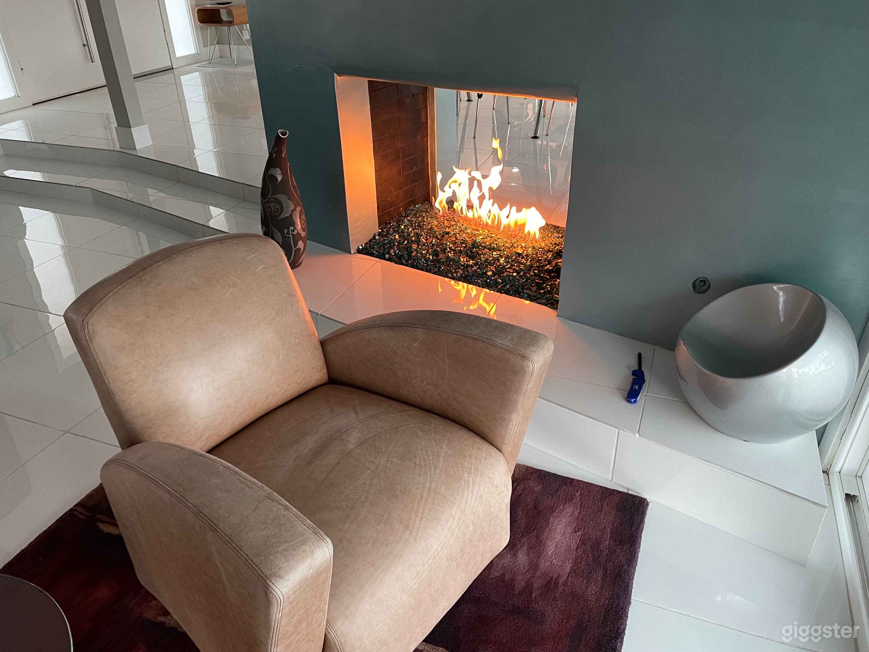 Mid-Century Modern Bright Home in Indian Wells. Photo 4