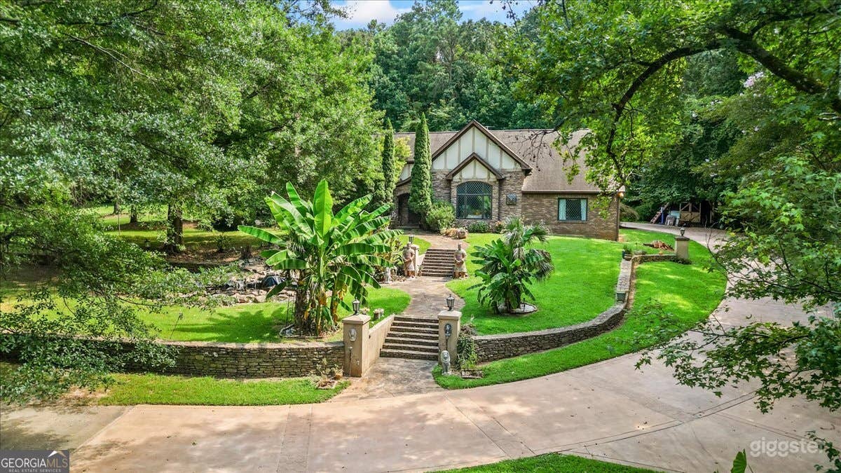 Cipresso Castle -Luxury Mansion in Atlanta 7000 sf Photo 2