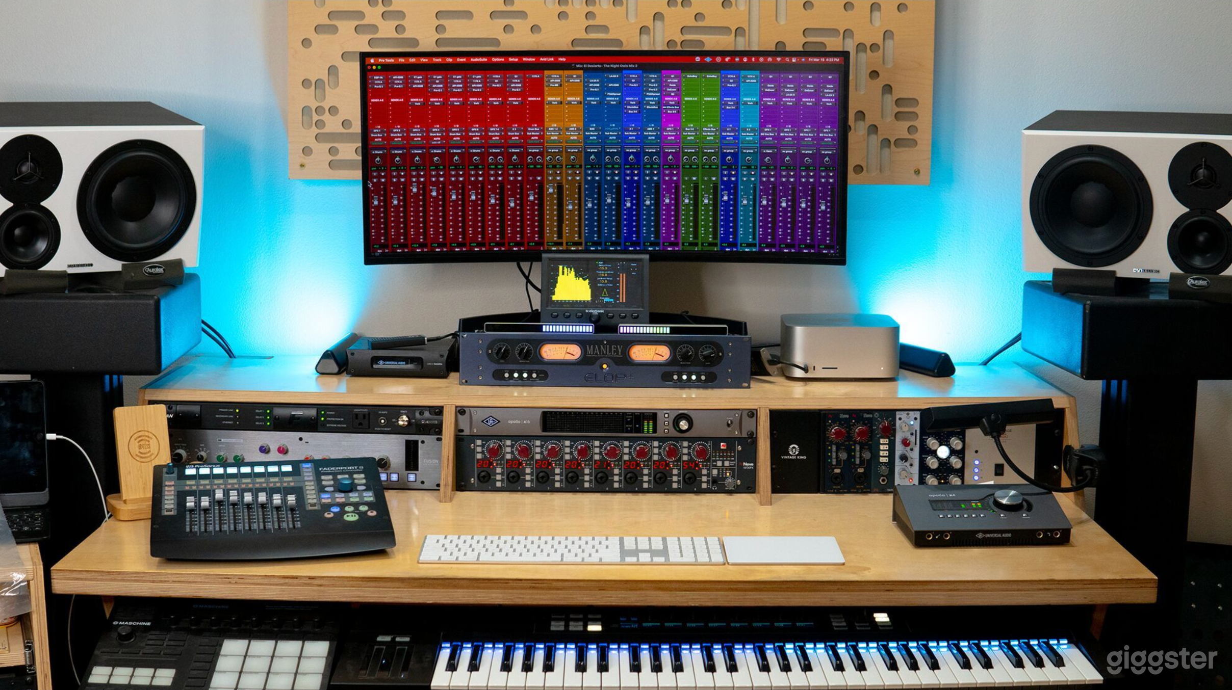 RECORDING STUDIO: Podcasts, Film, Music &amp; Photos Photo 1