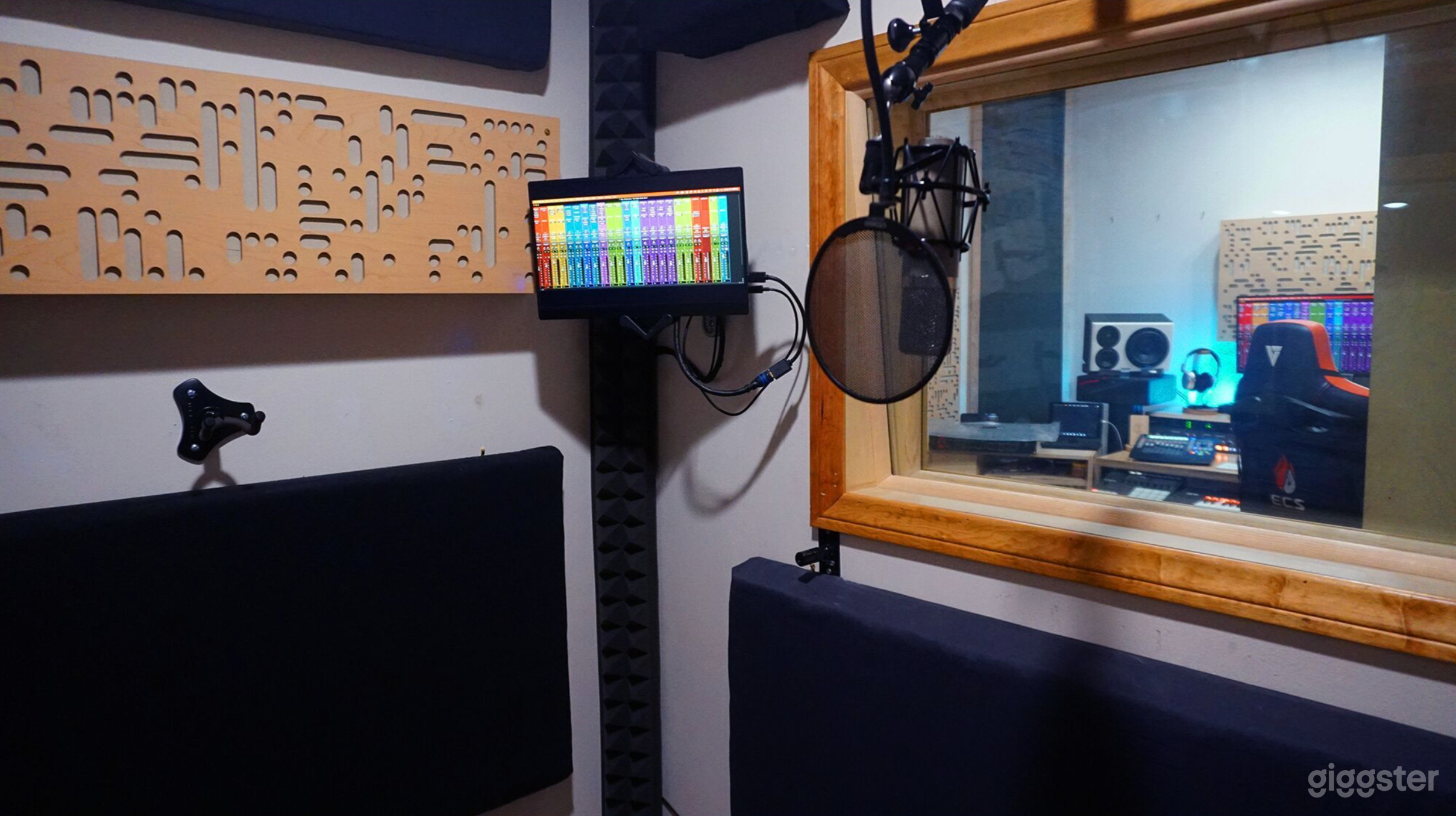 RECORDING STUDIO: Podcasts, Film, Music &amp; Photos Photo 4