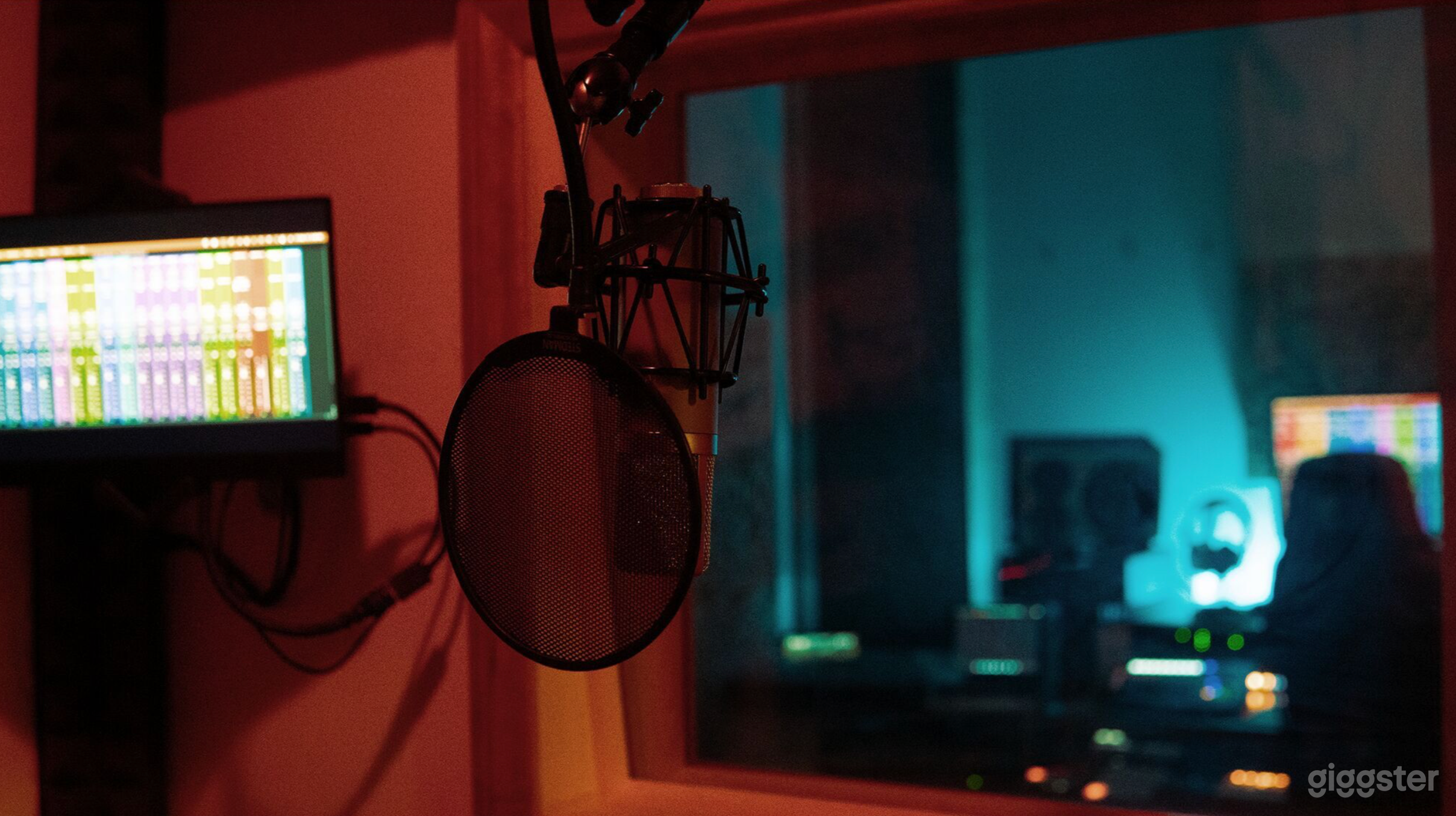 RECORDING STUDIO: Podcasts, Film, Music &amp; Photos Photo 2