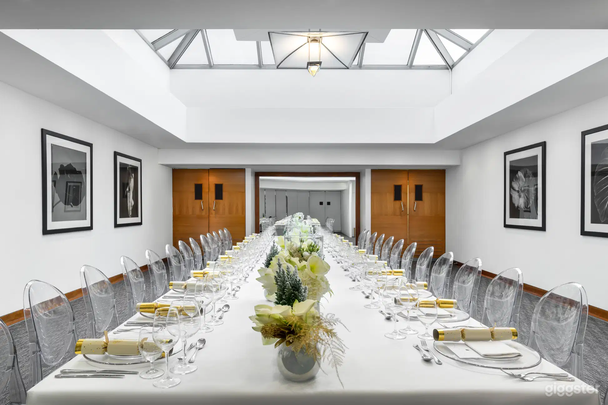 White Room Photo 3