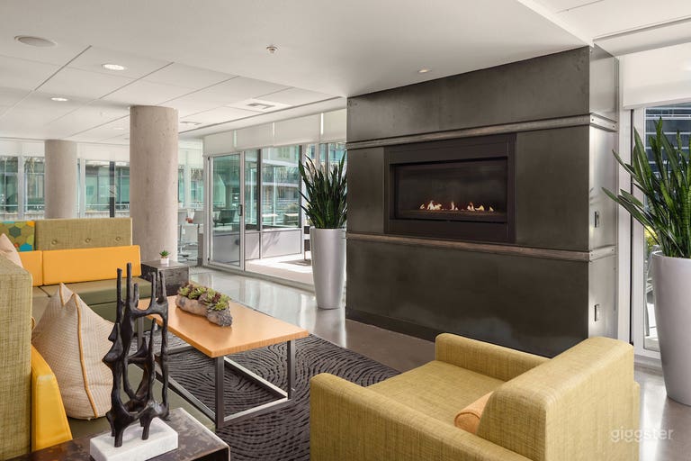  Expansive, Modern Lounge & Patio in Bellevue 