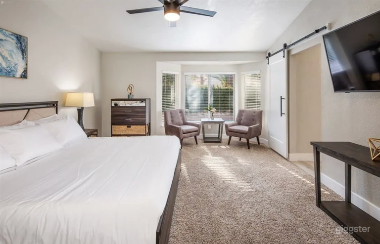  Modern Bright Resort Style Home with high ceilings 