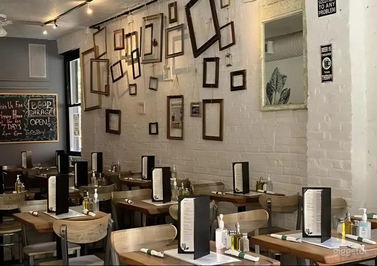  Bright & Airy Light Filled Restaurant Space 