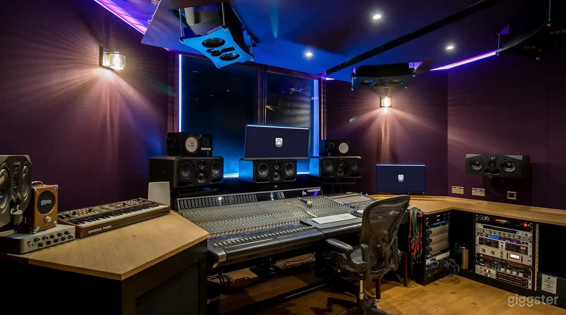 A Vibrant, Multipurpose, Daylit Recording Studio Photo 4