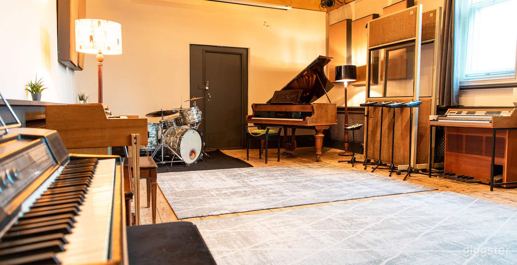 A Vibrant, Multipurpose, Daylit Recording Studio Photo 1