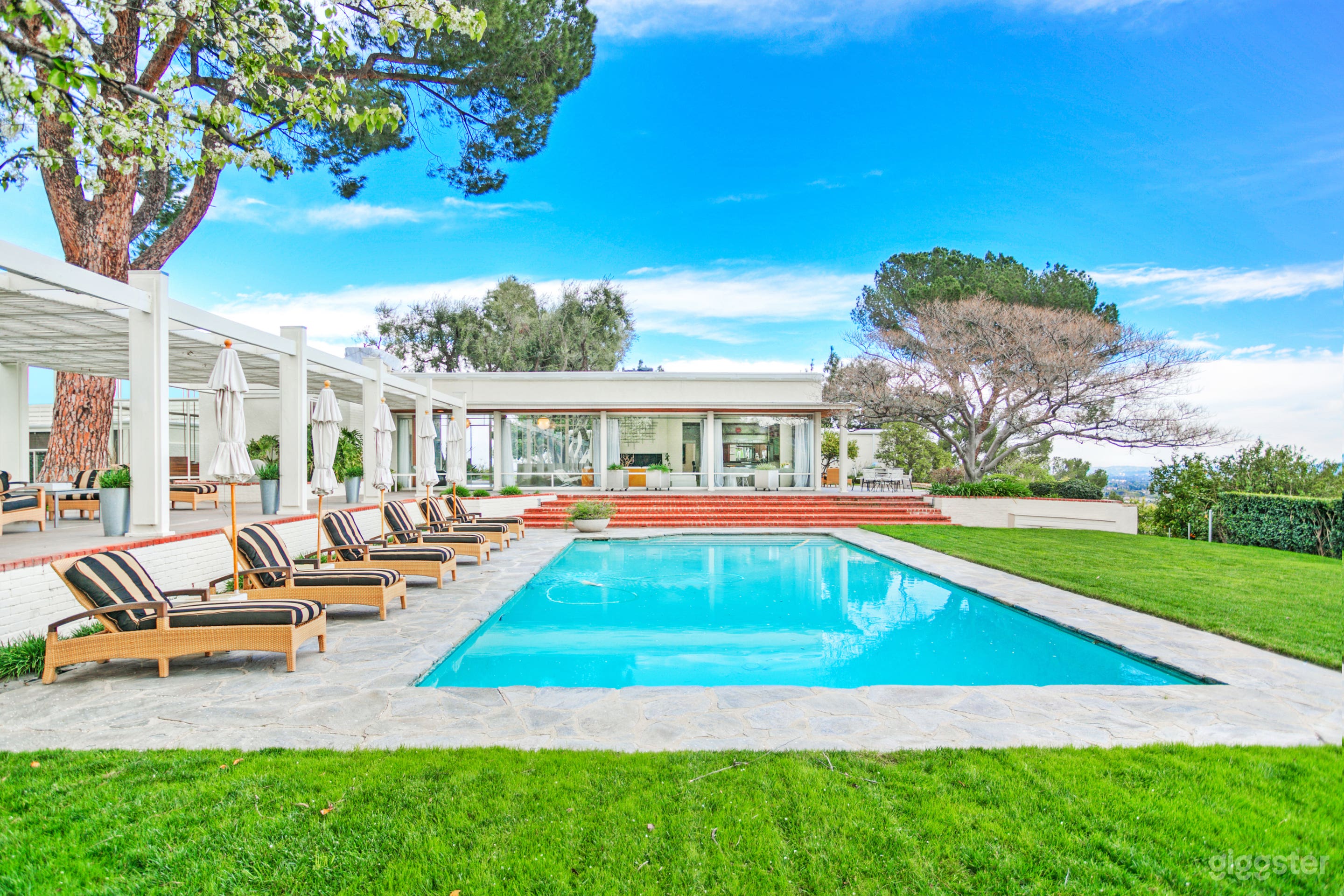 The Fox Estate Photo 1