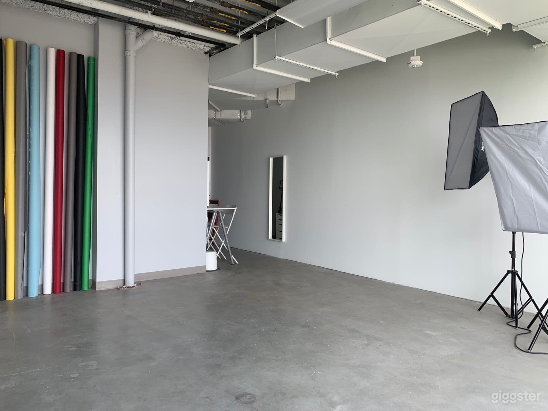 Floor to Ceilings Backdrops Studio Photo 2