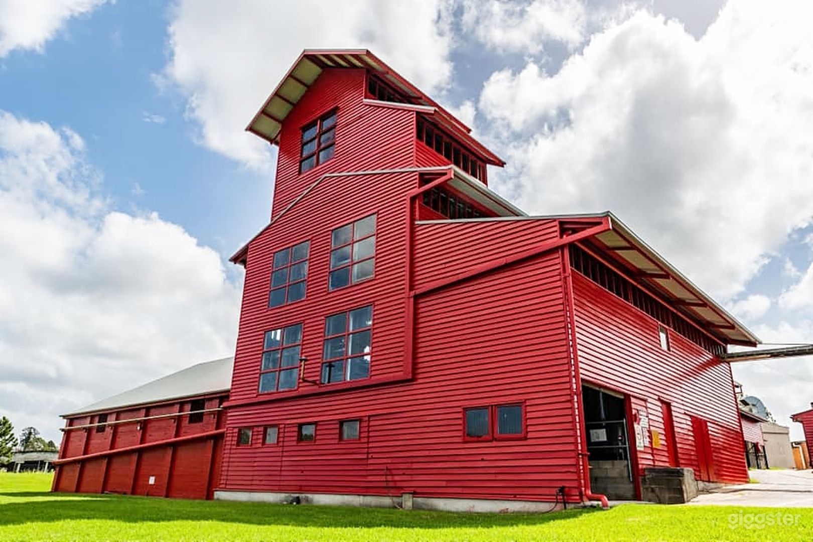 RED DISTILLERY BUILDING Photo 1