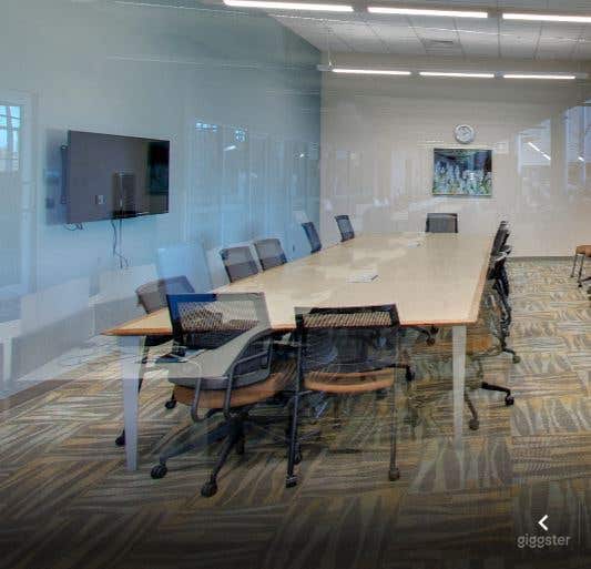  Snug Library Conference Room in Baton Rouge 