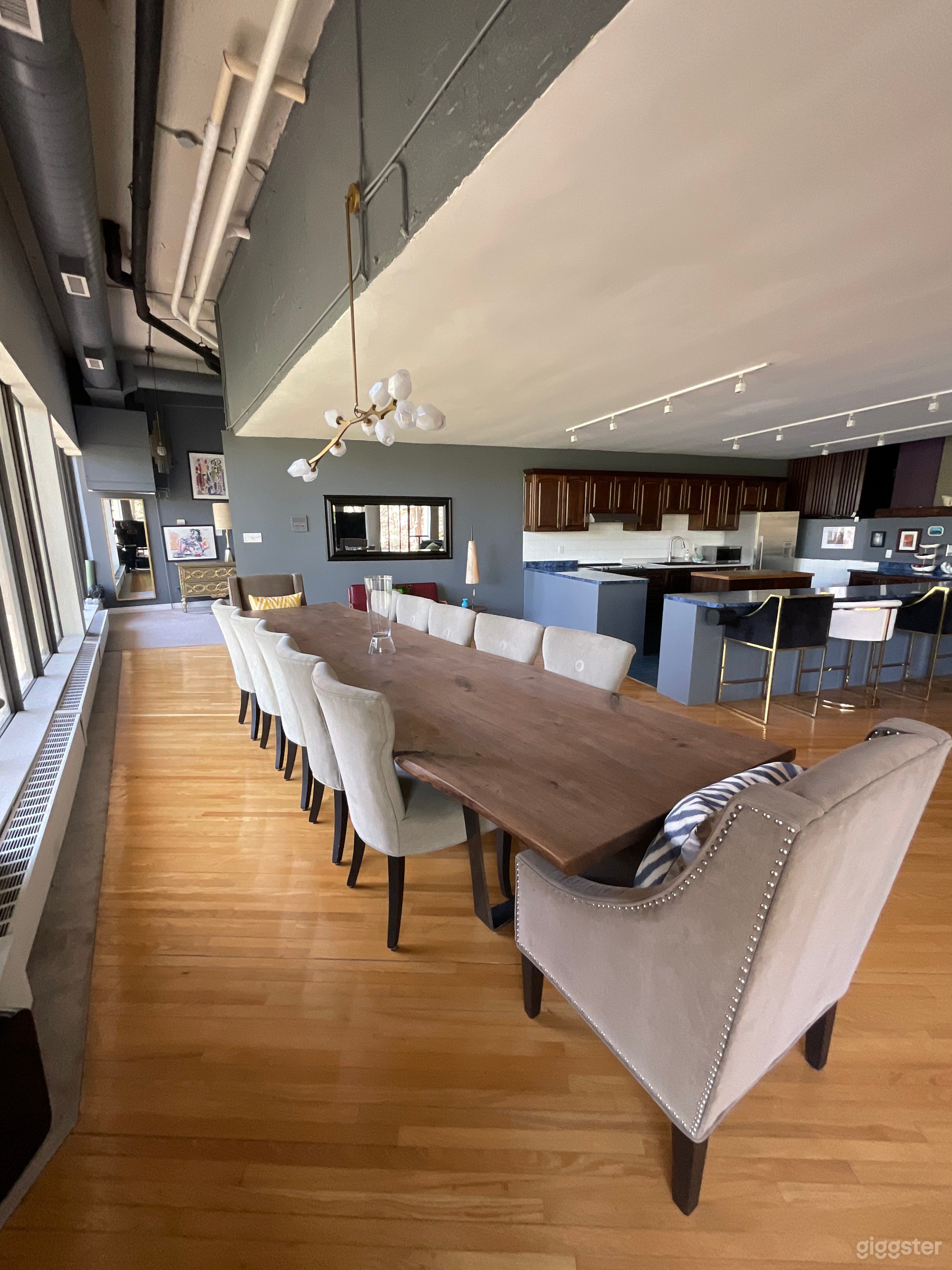 ULTRA PRIVATE SUPPER CLUB Photo 3