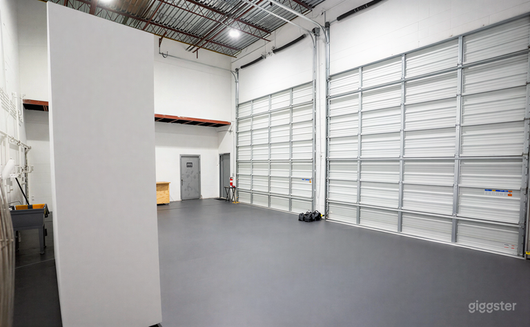  Flexible Production Studio For Photo, Video, Podcast & Event 