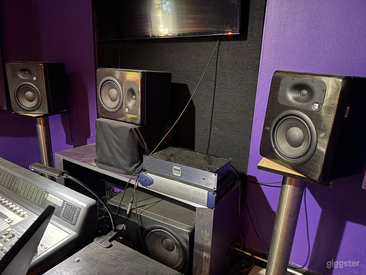 Professional Audio Mixing Suite 2 Photo 4