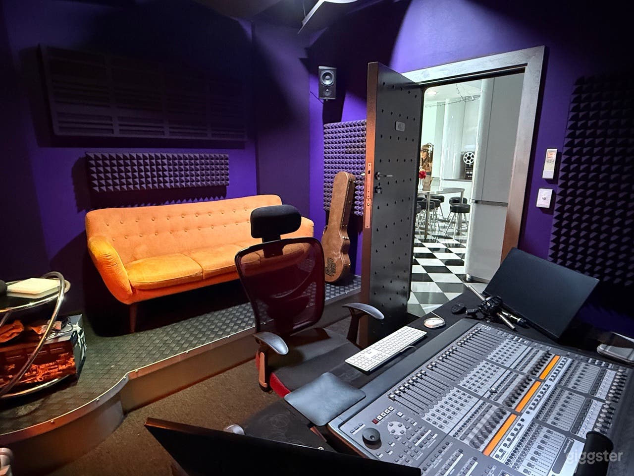 Professional Audio Mixing Suite 2 Photo 2